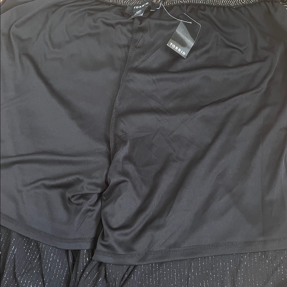 Torrid Black Wide Leg Pants with Silver & Gold PinStripes - Size 1X (14/16) NWT - Picture 11 of 11